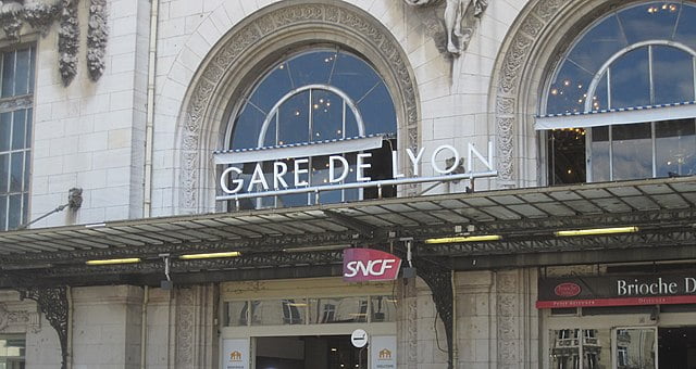 La gare de Lyon, point de départ des trains vers Fontainebleau