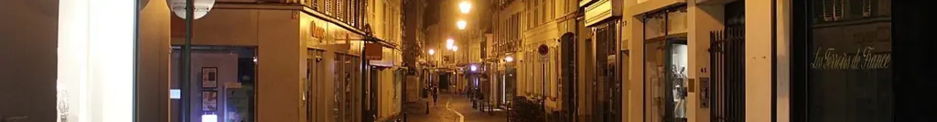 Fontainebleau_-_Rue_des_Sablons.jpg Fontainebleau_-_Rue_des_Sablons.jpg
